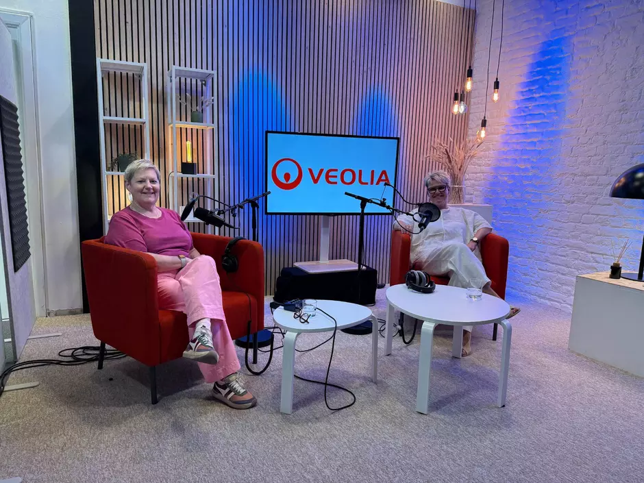 Ann Lootens in de studio bij Veolia Voices