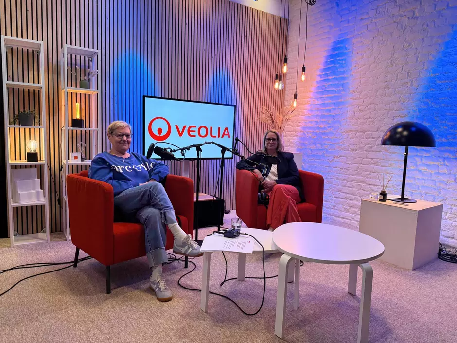 Carine Remue in de studio van Veolia Voices
